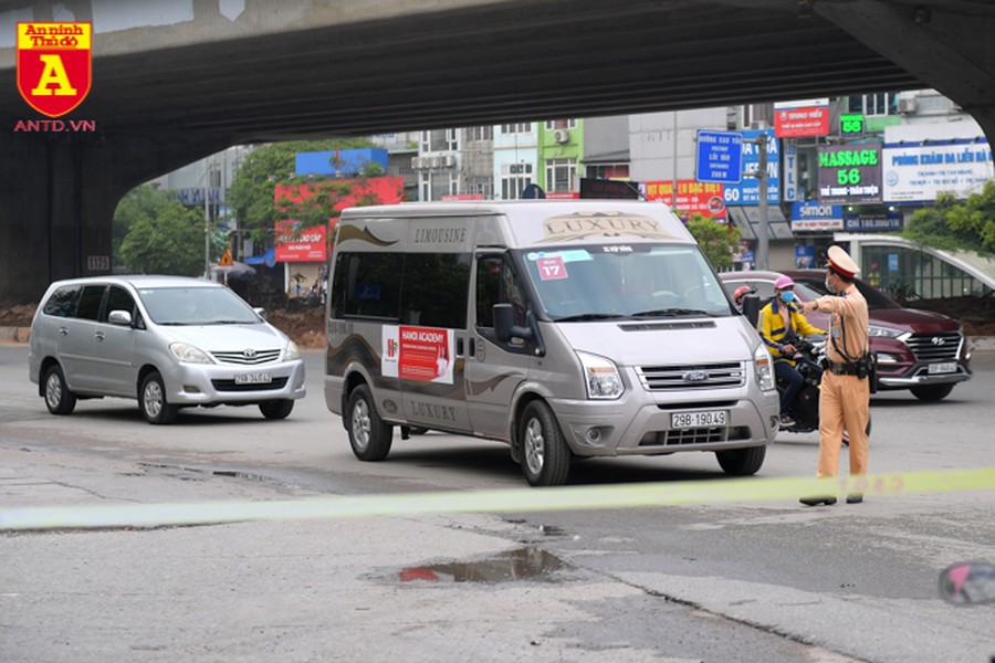 Xử phạt nhiều trường hợp vi phạm giao thông trong ngày đầu tổng kiểm tra, kiểm soát phương tiện